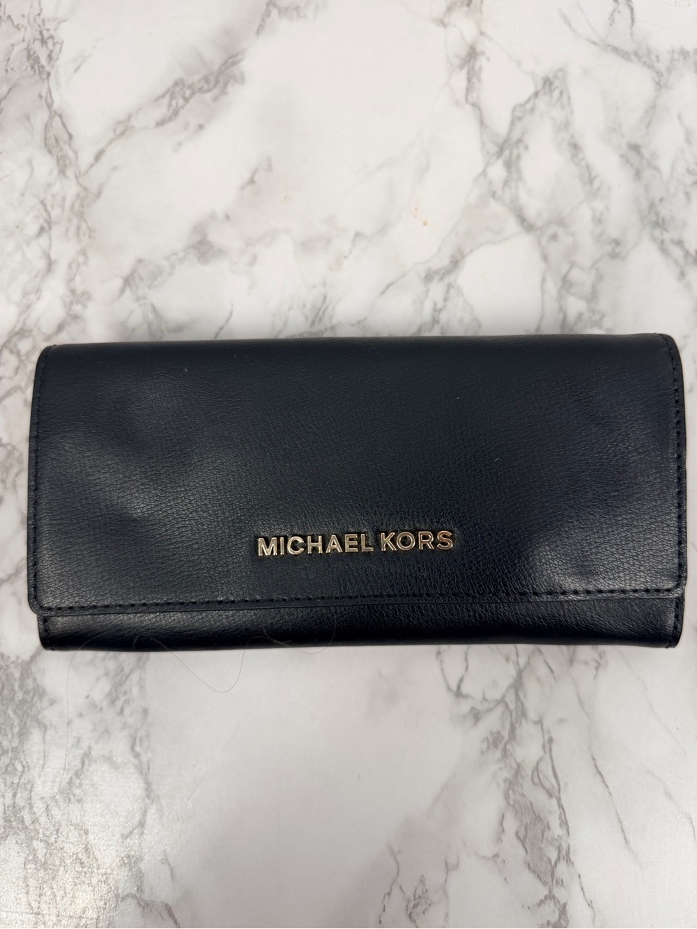 New Michael kors black gold large carryall leather wallet